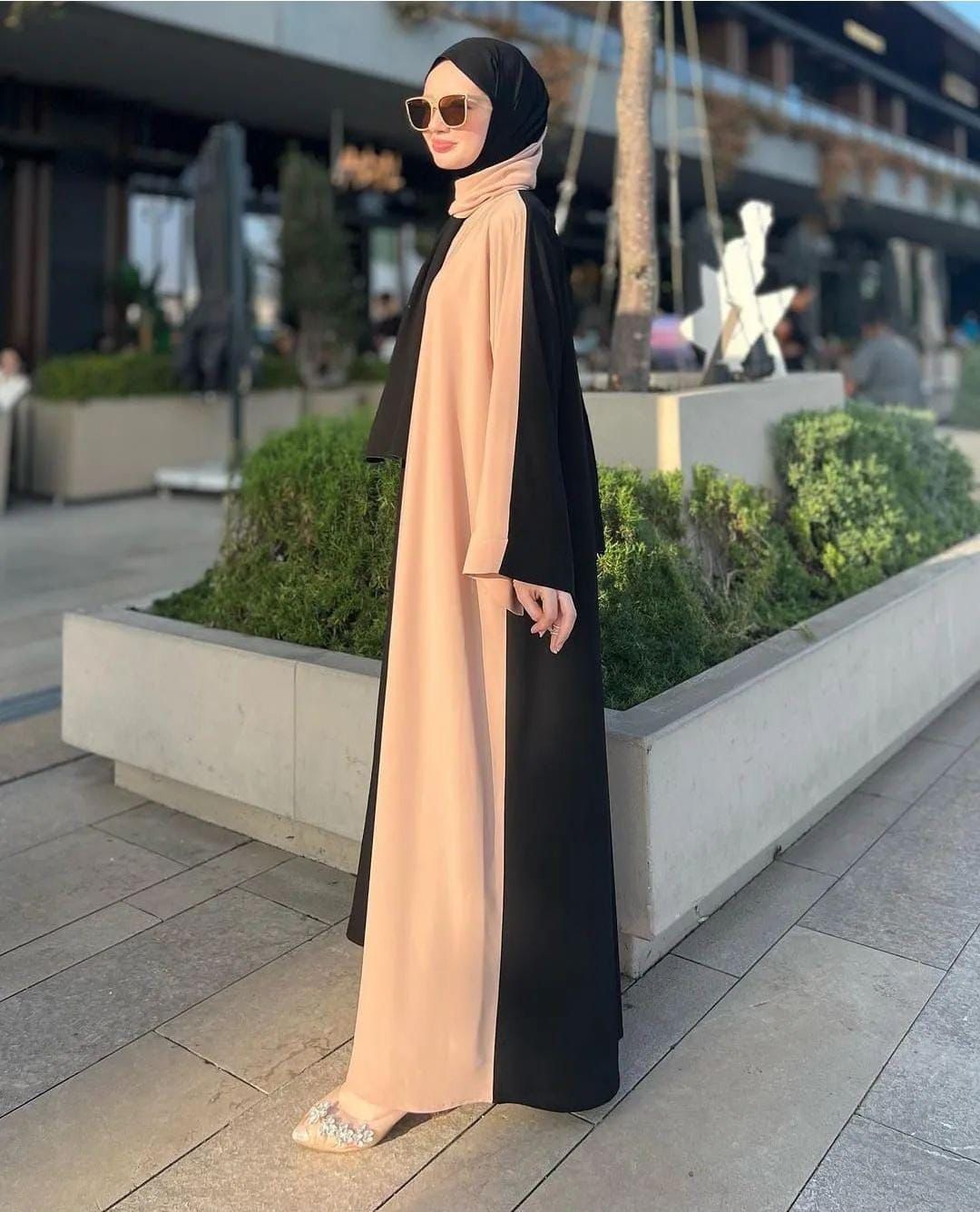 Elegant Dual Colour Abaya ✨