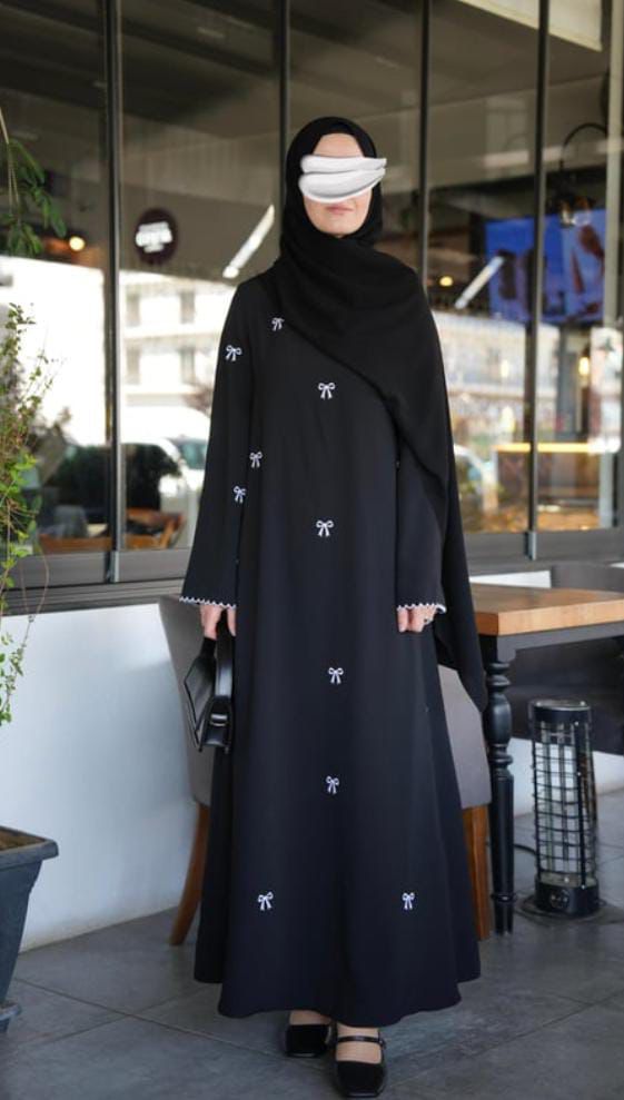 Black & White Embroidered Bow Abaya 🤍🖤
