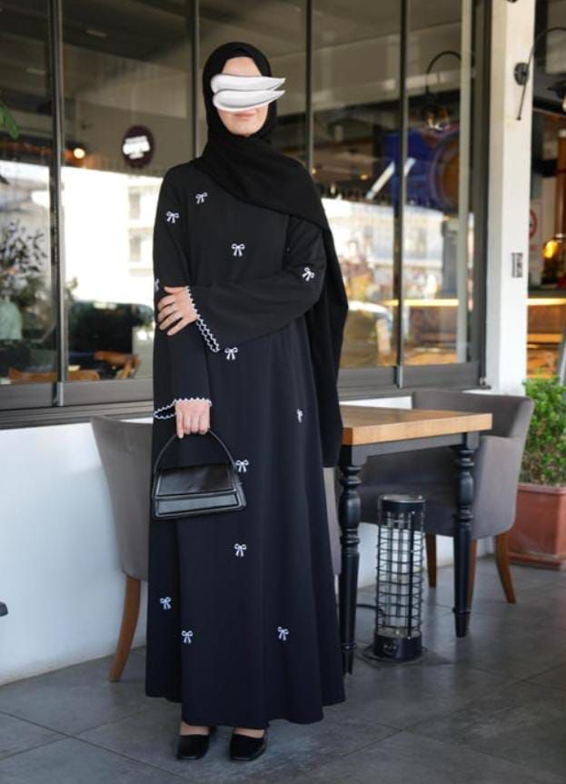 Black & White Embroidered Bow Abaya 🤍🖤