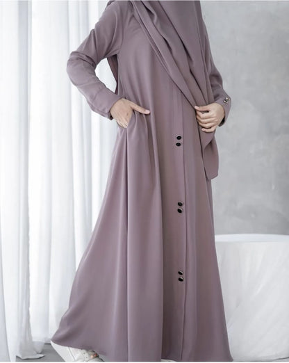 Mirha Abaya with Staller